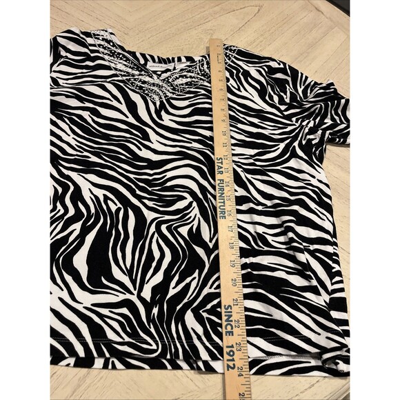 Women's Alfred Dunner Zebra Print Beaded Sequin Neckline Top Size XL Black/Wht - Picture 6 of 6